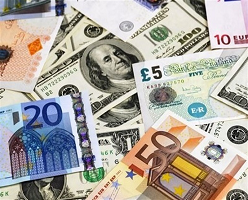 مقایسه قیمت دلار و یورو طی یكسال 